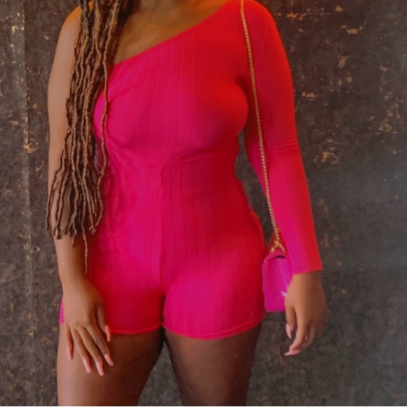 Pink one shoulder romper. - Picture 4 of 5